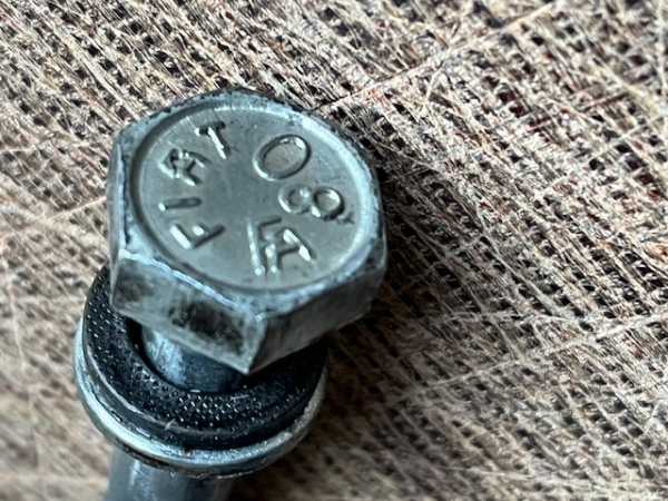 Schrauben für Kipphelwelle original Fiat 415 gut gebraucht