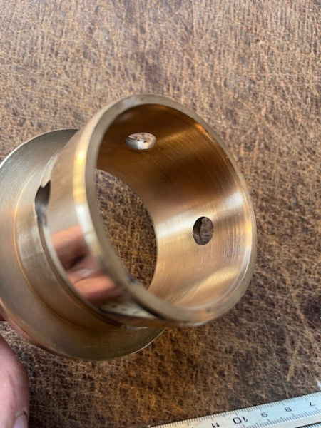 Buchse Vorderachse Allrad UTB Fiat DT Modelle