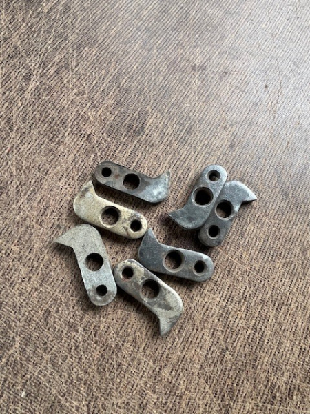 Klinke für Handbremshebel UTB TIH Fiat aus original Lagerbestand