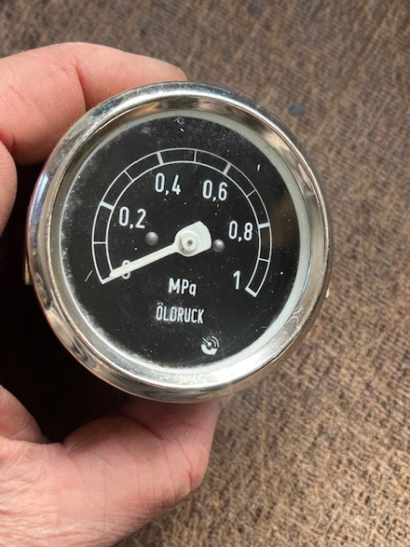 Öldruckanzeige Öldruckmanometer 60 mm mit Beleuchtung mit Chrom Rand