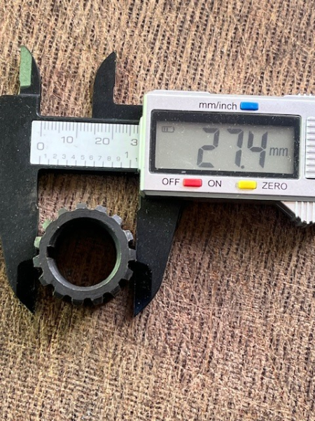 Mitnehmer für Hydraulikpumpe an Fortschritt ZT 323