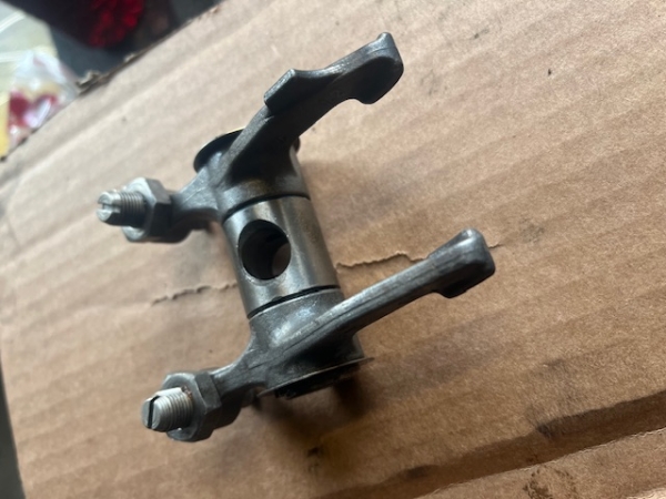 Kipphebelwelle gut gebraucht für GT124 Multicar M22 Waran