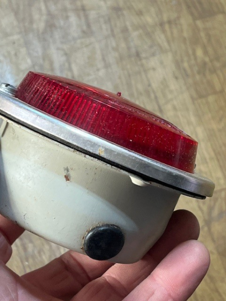 2 Stück Rücklicht rund für zwei Faden Birne