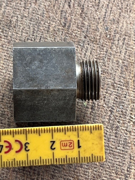 Adapter für Hydraulik Anschluß M27x2 auf M18x1,5