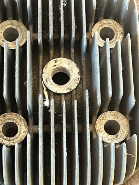 2 Stück Zylinderkopf Trabant 601 aus Lagerbestand