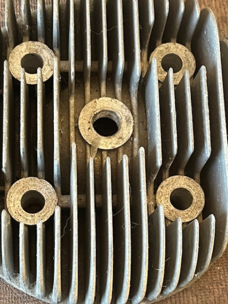 2 Stück Zylinderkopf Trabant 601 aus Lagerbestand