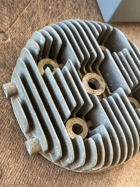 2 Stück Zylinderkopf Trabant 601 aus Lagerbestand