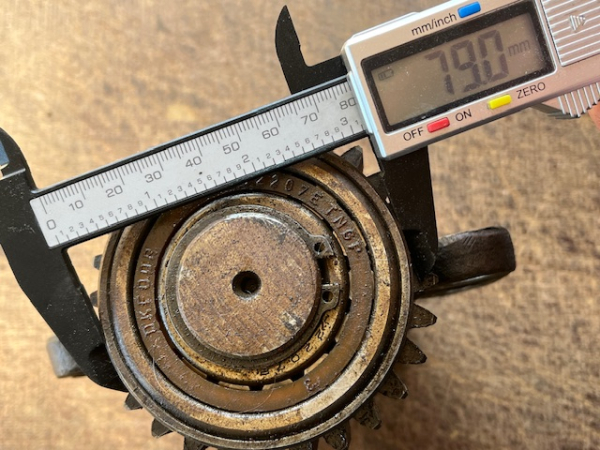 doppel zahnrad in der ölwanne vom rs09 - GT124 gut gebraucht