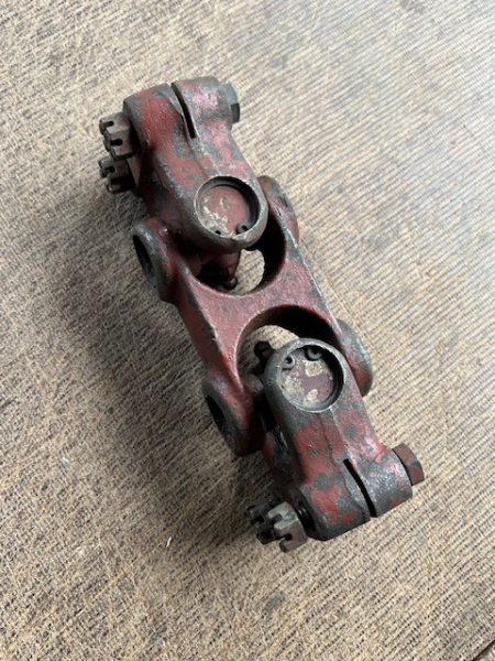 Kreuzgelenk Doppelgelenk IFA W50 / ZT 300-303  Multicar M24-M25-M26 für Lenkung