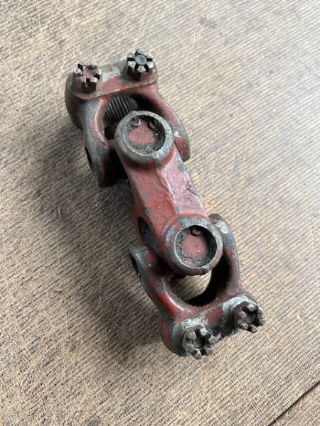 Kreuzgelenk Doppelgelenk IFA W50 / ZT 300-303  Multicar M24-M25-M26 für Lenkung