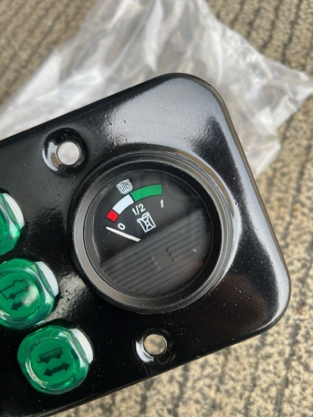 Amaturenbrett UTB TIH komplett Tacho mit Gewinde