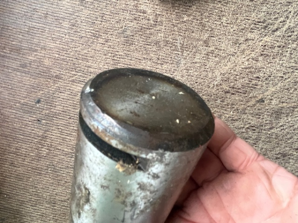 Bolzen an der Abstützung mit Innengewinde vom TIH 445 55 x 142 mm Neuteil