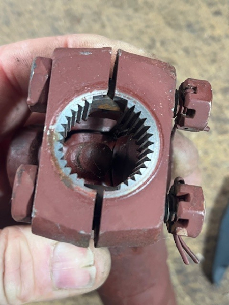 Kreuzgelenk lang IFA W50 / ZT 300-303 Multicar M24-M25-M26 für Lenkung