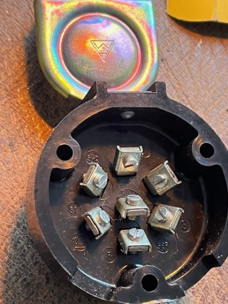 Autolichtdose 7 Polig aus DDR Lagerbestand