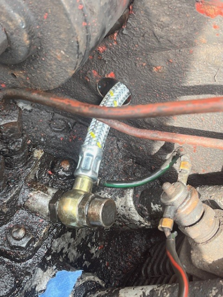 Rücklaufleitung GT124 T157 mit 4 Zylinder Cunuwalde Motor