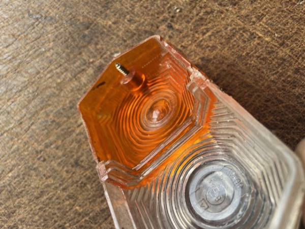 Kappe für Blinker + Standlicht UTB TIH vorne rechts