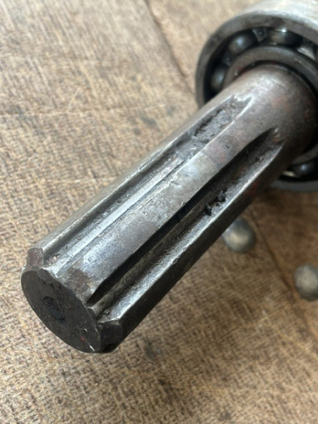 Lange Welle durch die Ölwanne vom RS09 Gt124 T157