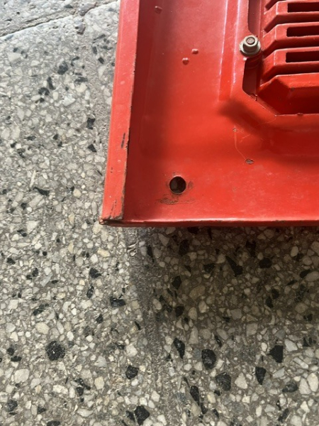Grill vorn unten komplett UTB TIH aus original Lagerbestand