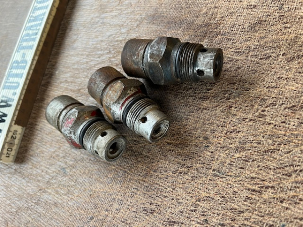 Ventil Hydraulik UTB Fiat 200 bar  Ersatzteilspender