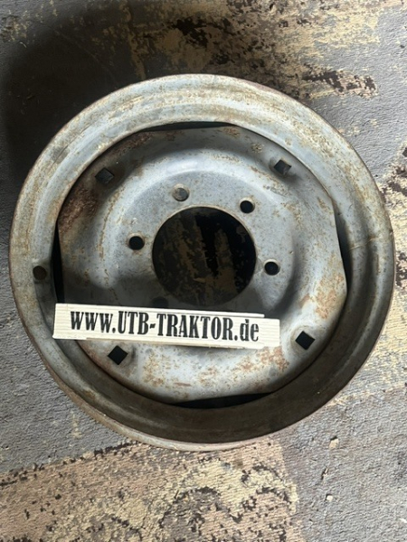 Felge vorn für 15 Zoll Bereifung UTB V445 U550 Traktor Fiat 415 400 420 450 ... original Teil incl. Versandkosten
