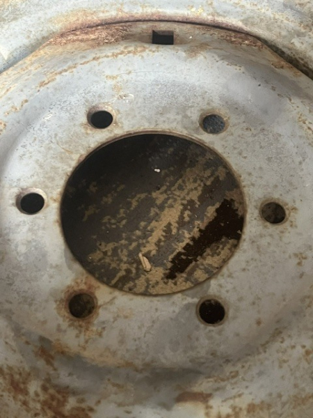 Felge vorn für 15 Zoll Bereifung UTB V445 U550 Traktor Fiat 415 400 420 450 ... original Teil incl. Versandkosten