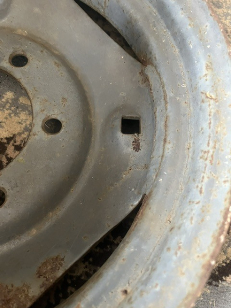 Felge vorn für 15 Zoll Bereifung UTB V445 U550 Traktor Fiat 415 400 420 450 ... original Teil incl. Versandkosten
