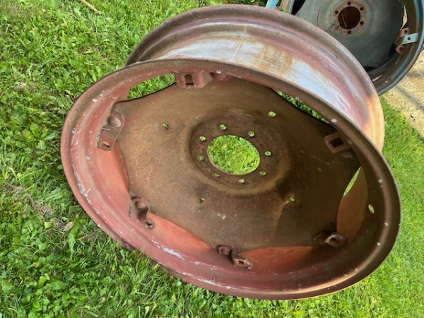 Felgen Ring hinten 10 x 28 Zoll V445 Traktor UTB + Fiat incl. Versandkosten