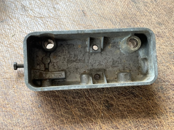 Deckel mit Entlüftungsschraube für Einspritzpumpe TIH UTB Fiat System CAV gebraucht
