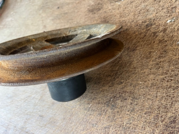 Keilriemenscheibe UTB 650 651 vorn für breiten Keilriemen alts Modell