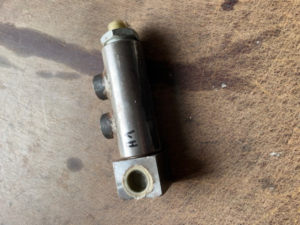 Halteventil für Abstützung TIH 445 + T159 Neuteil aus Lagerbestand H1