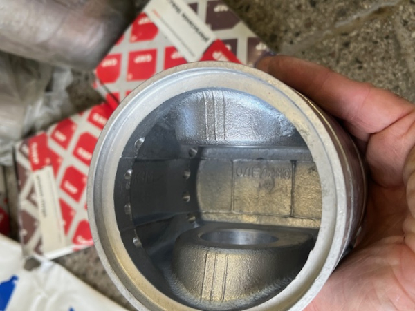 Kolbensatz für Belarus MTS 80 / 82 incl. Versandkosten