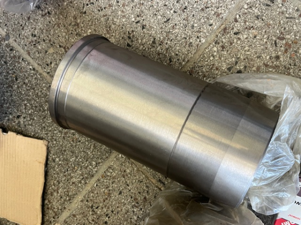 Kolbensatz für Belarus MTS 80 / 82 incl. Versandkosten