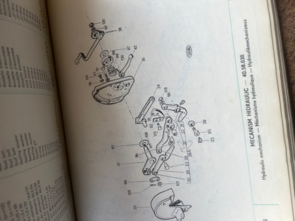Großer Ersatzteilkatalog UTB 445 L V DT DTE Allrad 4x4 Fiat R450 original