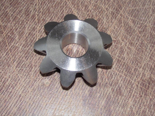 Kleines Zahnrad im Differenzial der Vorderachse  Fiat + UTB DT Modelle