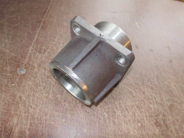 Flansch für Eingang Kardanwelle am Differenzial Vorderachse UTB Fiat R450 DT