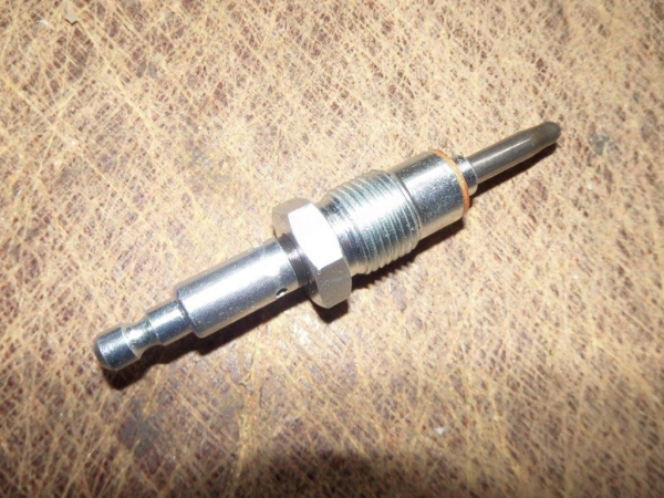 Glühkerze Traktor Fiat 411 + 415 ( 415DT) + Ford 24 Volt