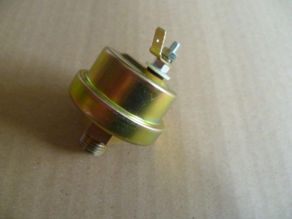 Öldruckgeber UTB 650 651 + M  und Raupe S651 + ARO