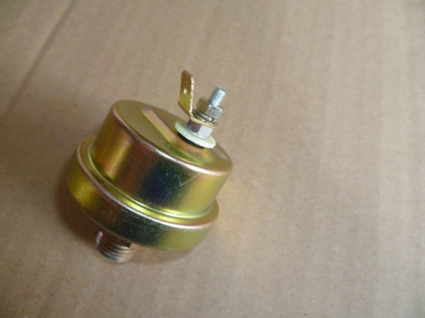 Öldruckgeber UTB 650 651 + M  und Raupe S651 + ARO