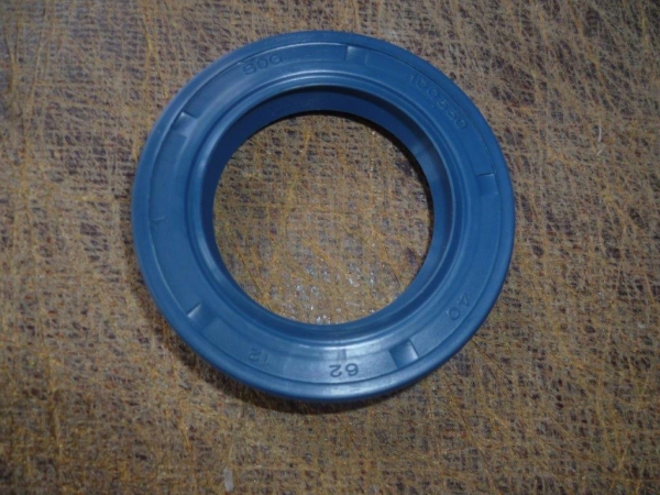 Simering klein Allrad Vorderachse UTB Fiat DTC 302 445 550 640