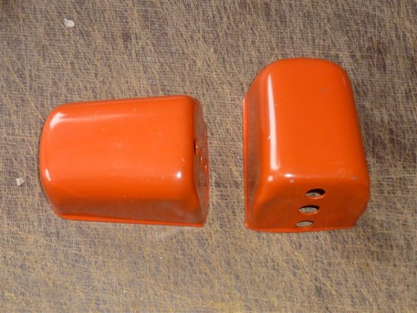 2 Stück Halterung  aus Blech für Scheinwerfer vorn UTB + Fiat Traktor