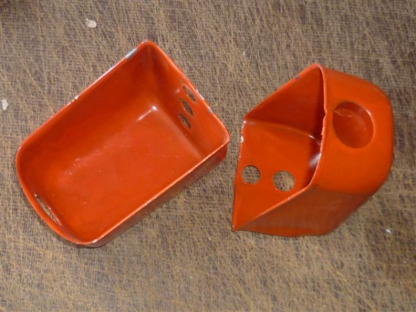 2 Stück Halterung  aus Blech für Scheinwerfer vorn UTB + Fiat Traktor