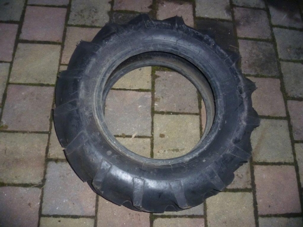 Reifen original für UTB 302 Danubiana