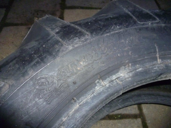 Reifen original für UTB 302 Danubiana