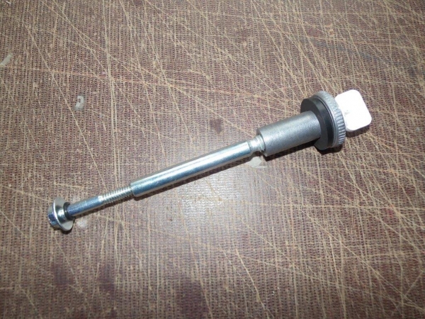 Mittelbolzen Schraube für Dieselfilter Fiat UTB TIH