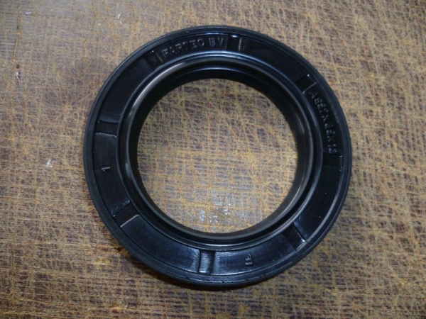 Simering Allrad UTB Getriebe Vorderachse DTC