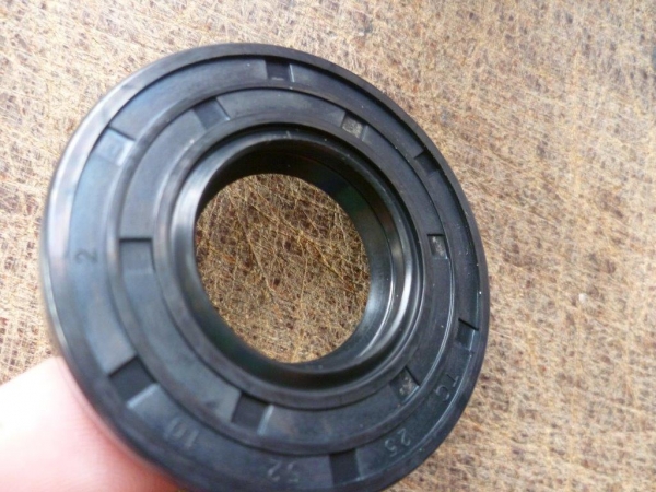 Simering 25x52x10 Motor UTB 650 651