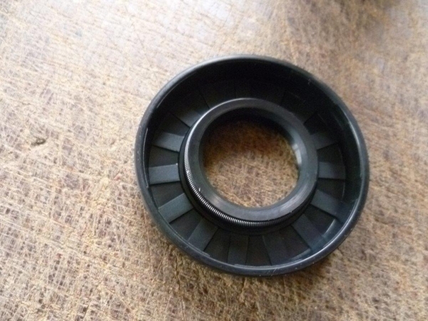Simering 25x52x10 Motor UTB 650 651