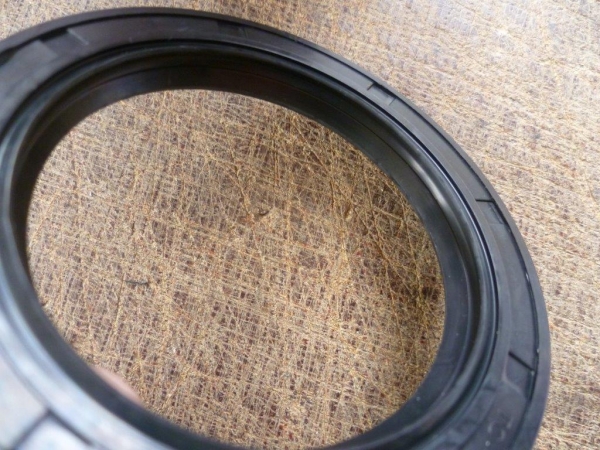 Simering für Kurbelwelle vorn Utos UTB 650 651 auch M  65 x 90 x 12