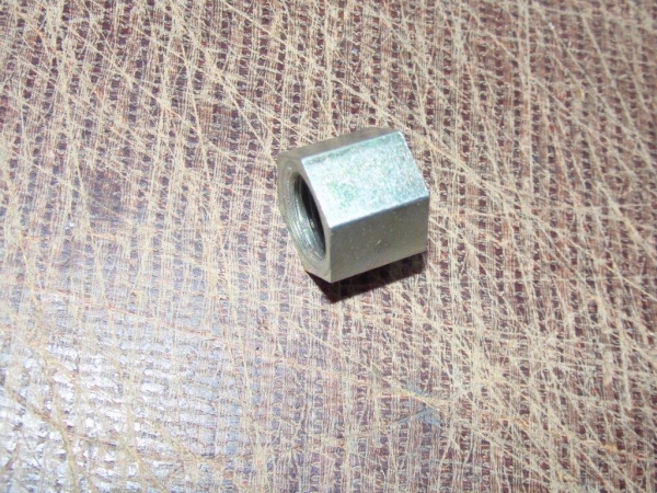 MUTTER 3/8-24UNF passend auf das Gewinde der Flammglühkerze UTB + Fiat 450 480 640 780 55.46, 65.46, 70.56