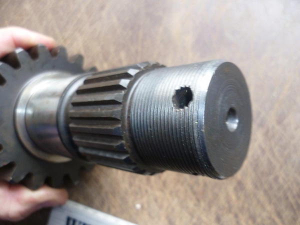 Welle Zahnrad Lenkung UTB 650